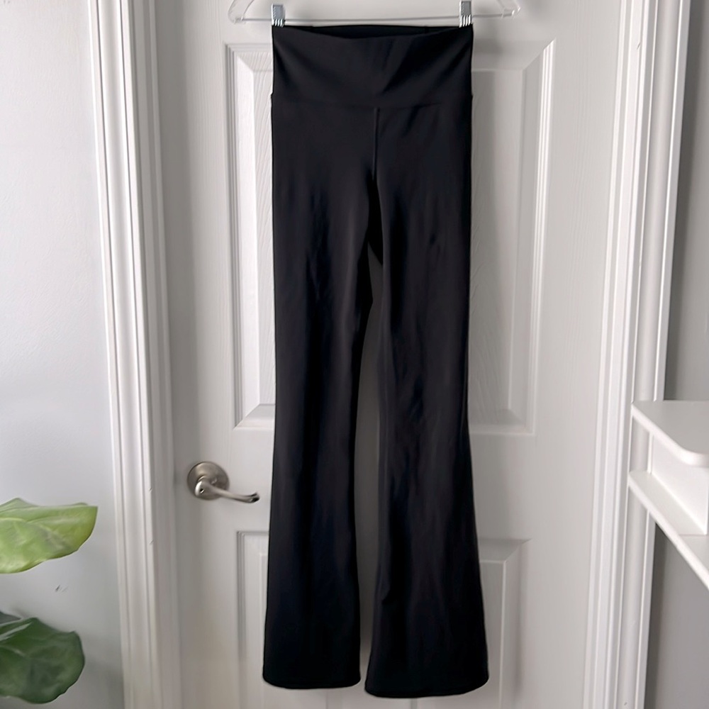 Women’s Vuori XS Black Flare Leggings